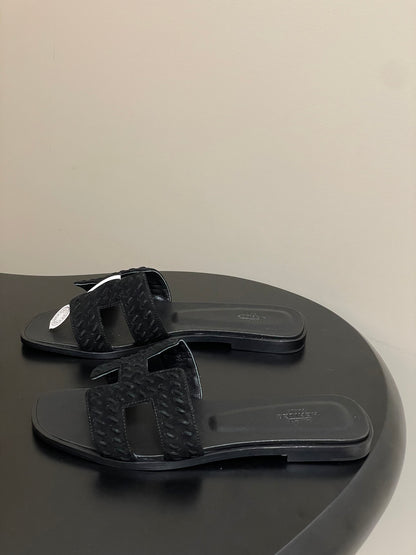Hermès Oran Woven Suede Sandals – 2025 Collection