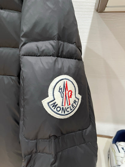 Moncler Designer Puffer Jacket – 2025 Collection