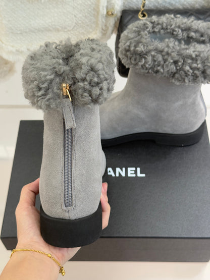 Chanel 25K Double C Fur Snow Boots