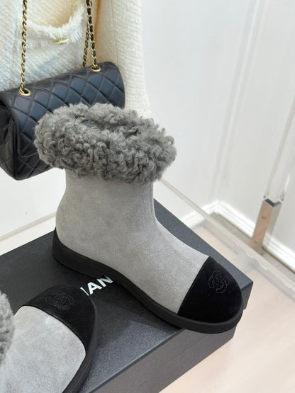 Chanel 25K Double C Fur Snow Boots