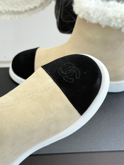 Chanel 25K Double C Fur Snow Boots