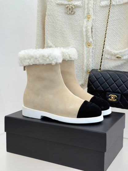 Chanel 25K Double C Fur Snow Boots