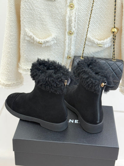 Chanel 25K Double C Fur Snow Boots