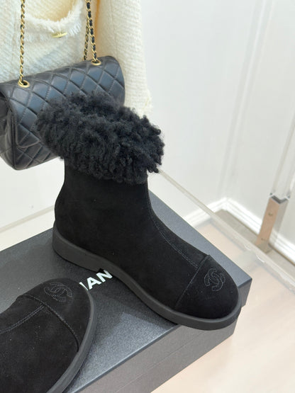 Chanel 25K Double C Fur Snow Boots
