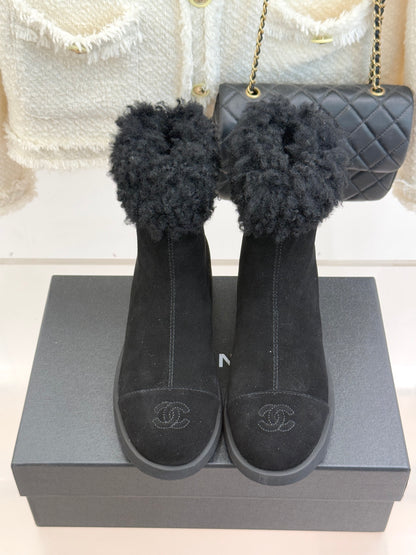 Chanel 25K Double C Fur Snow Boots