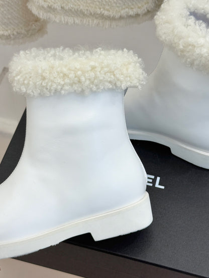 Chanel 25K Double C Fur Snow Boots