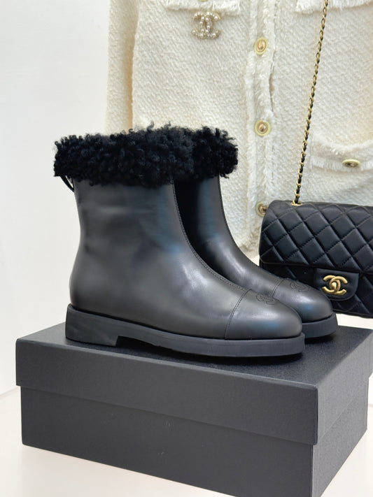 Chanel 25K Double C Fur Snow Boots