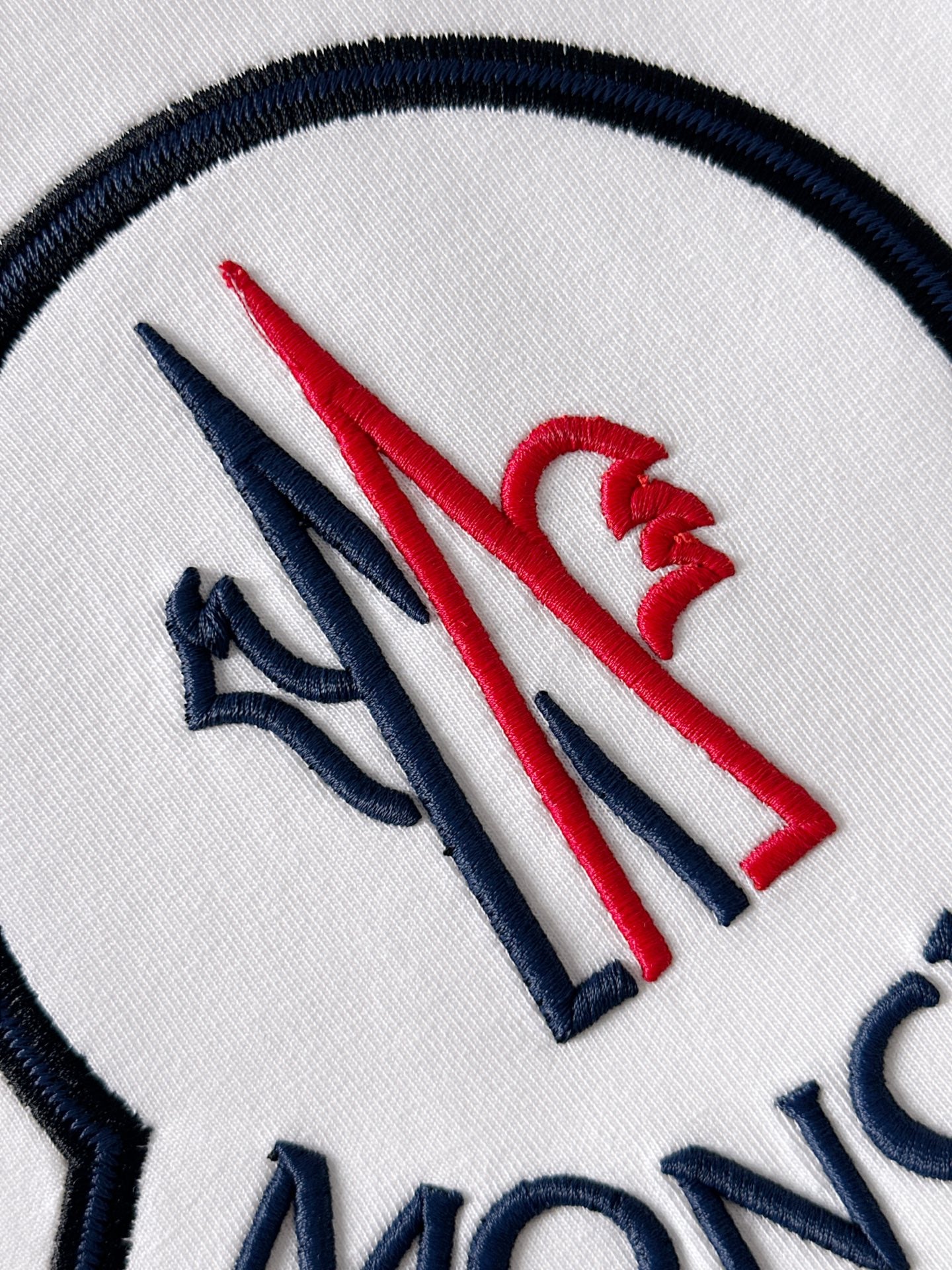 Moncler Unisex Logo Hooded Sweatshirt – 2025FW