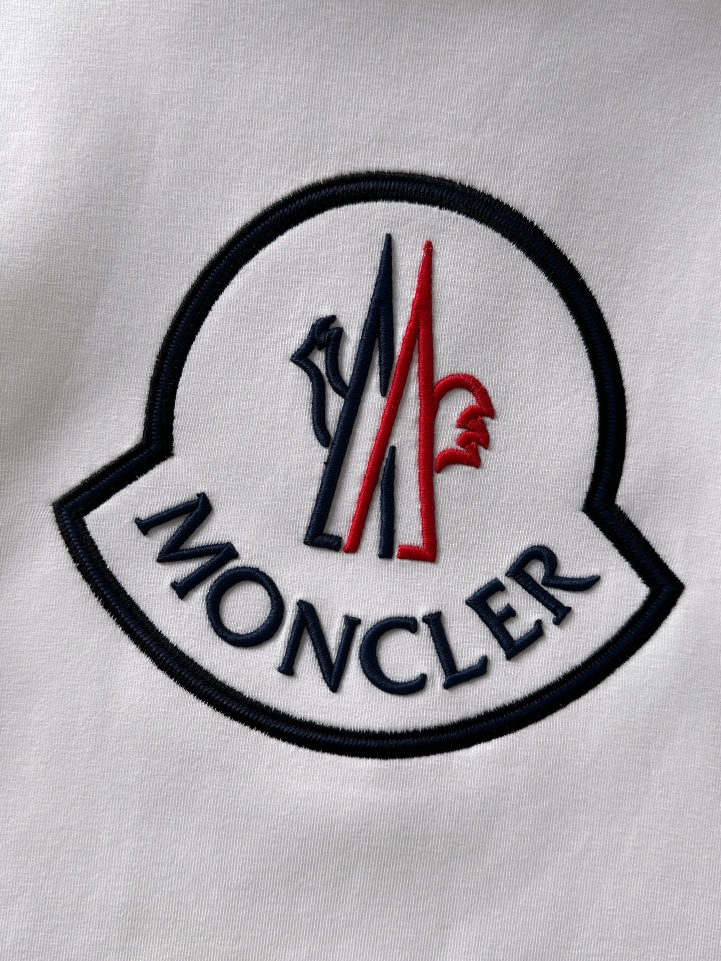 Moncler Unisex Logo Hooded Sweatshirt – 2025FW