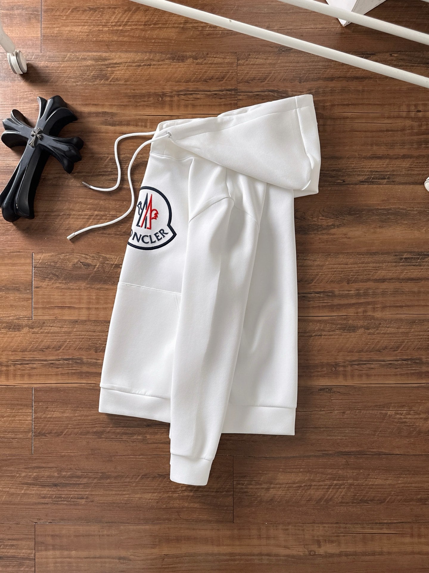 Moncler Unisex Logo Hooded Sweatshirt – 2025FW