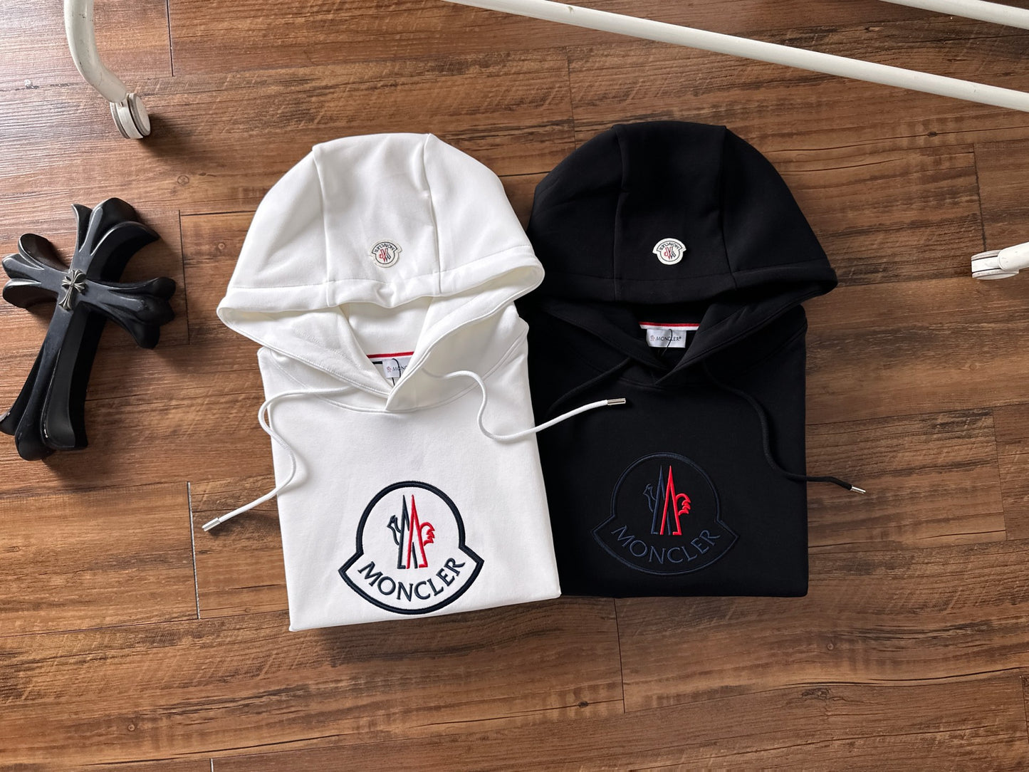 Moncler Unisex Logo Hooded Sweatshirt – 2025FW