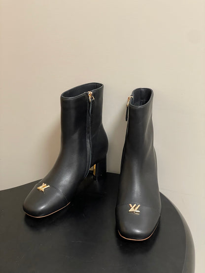 Louis Vuitton LV Swing Metal Heel Ankle Boots – 25SS Autumn/Winter Collection