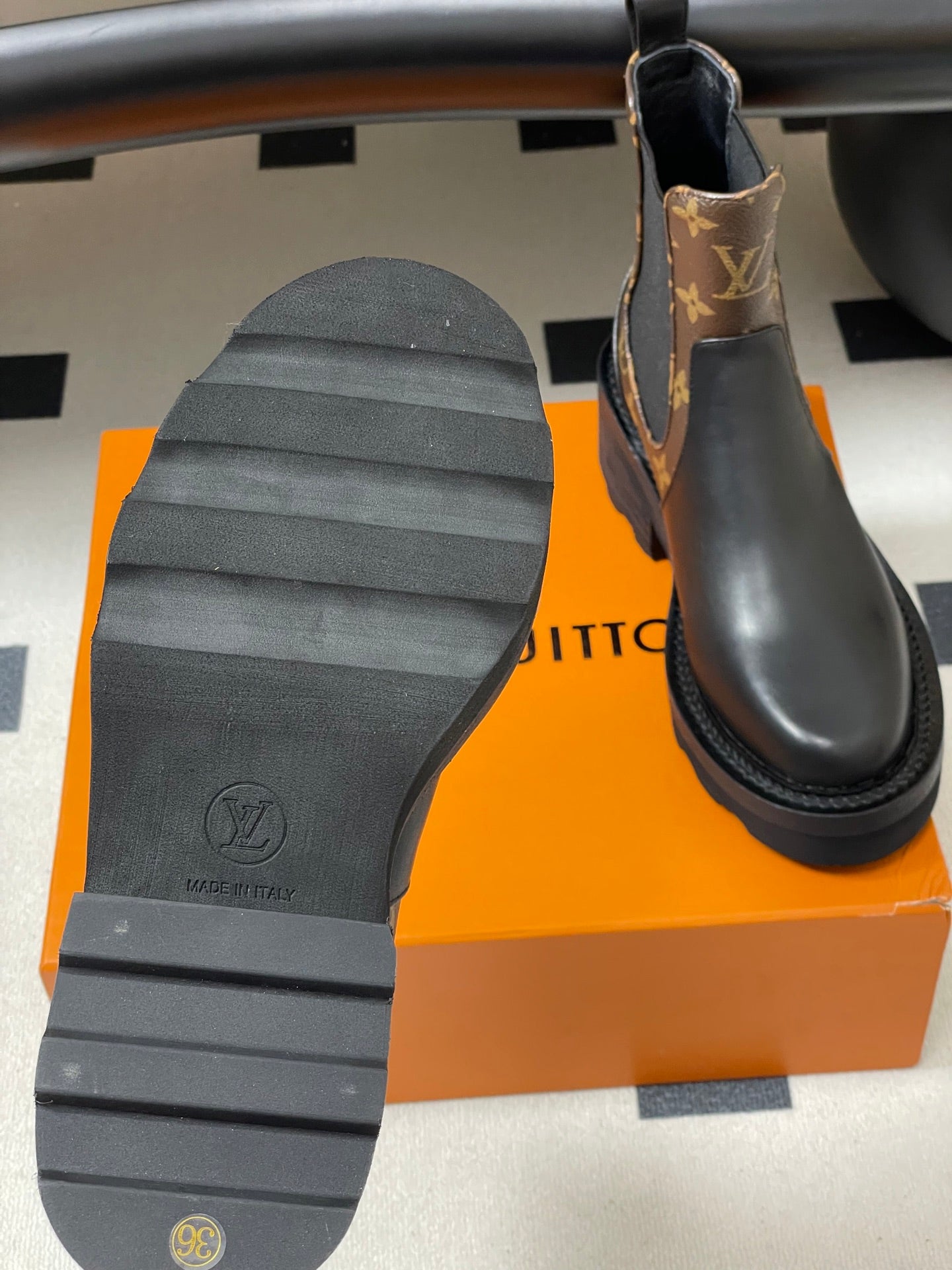 Louis Vuitton LV Beaubourg Chelsea Ankle Boots – 25FW