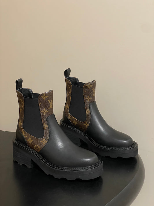 Louis Vuitton LV Beaubourg Chelsea Ankle Boots – 25FW