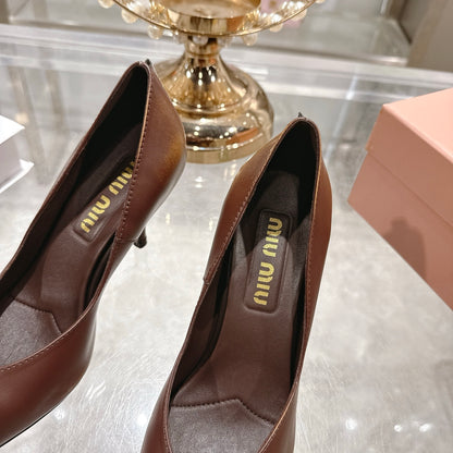 Miu Miu Pointed Toe Classic Pumps – Spring 2026 Collection