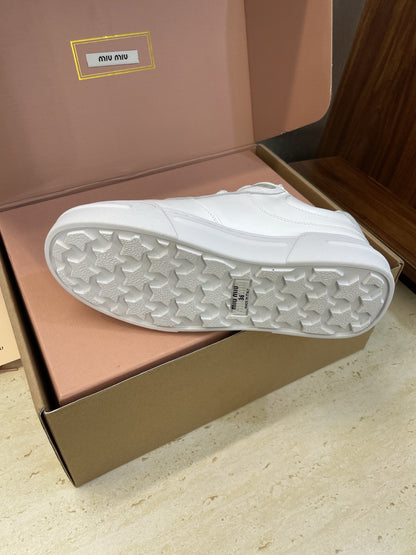 Miu Miu 2025FW Runway Lace-Up Casual Sneakers – 2025FW