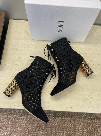 Dior D-Lcon Embroidered Ankle Boots – 2025FW