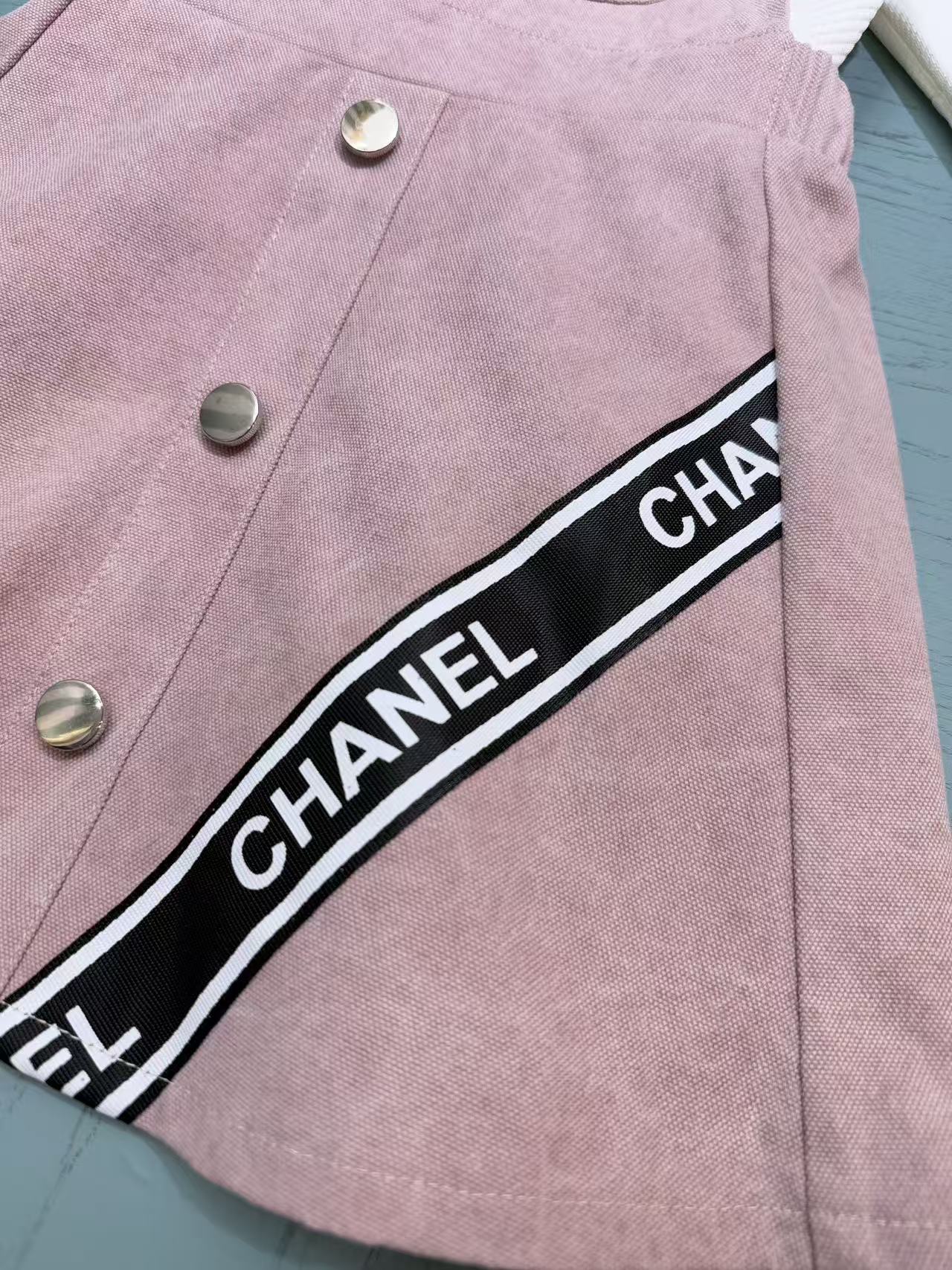 Chanel Girls' Corduroy Suspender Skirt Set – 2025SS – Kids Collection