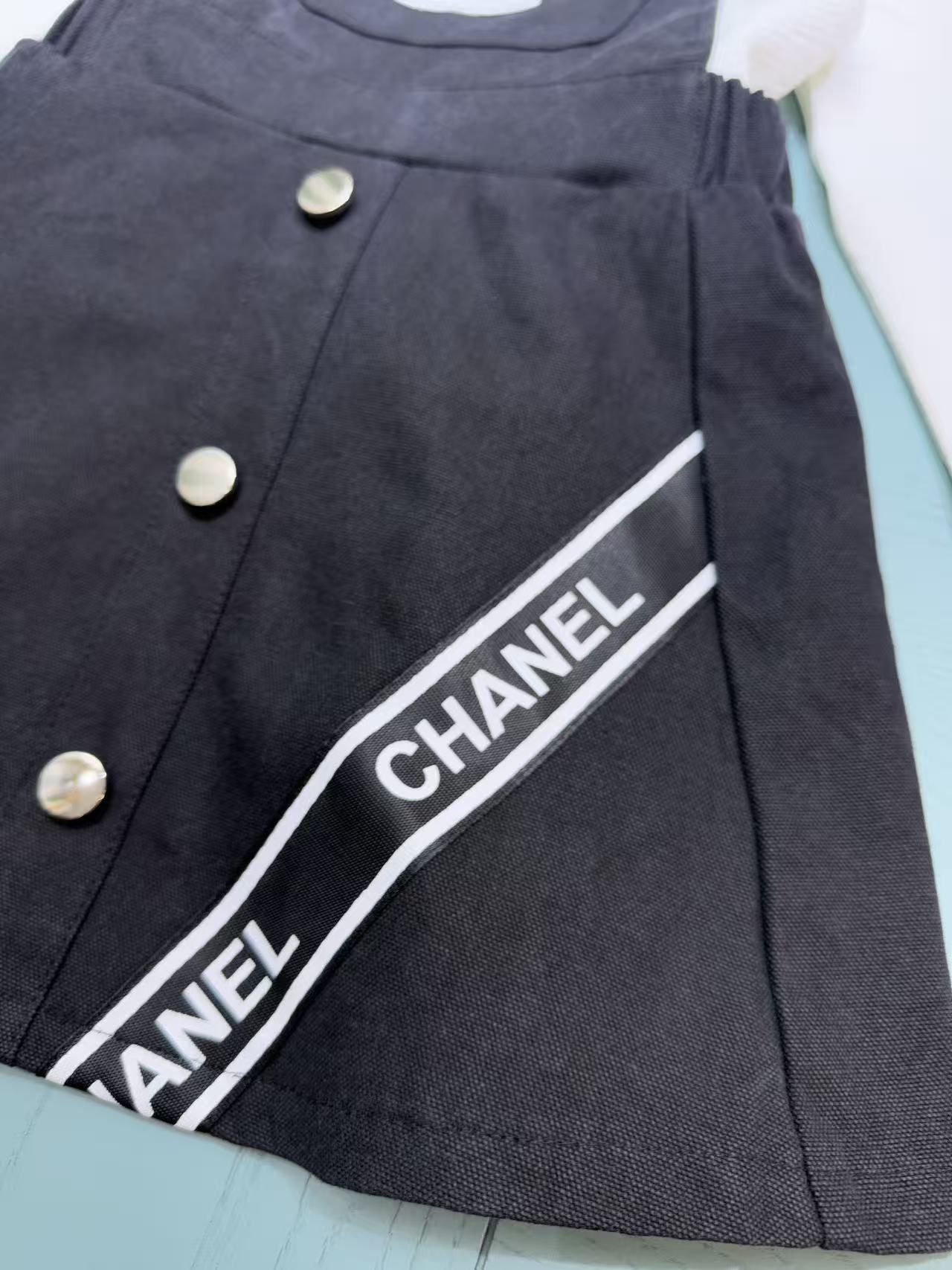 Chanel Girls' Corduroy Suspender Skirt Set – 2025SS – Kids Collection