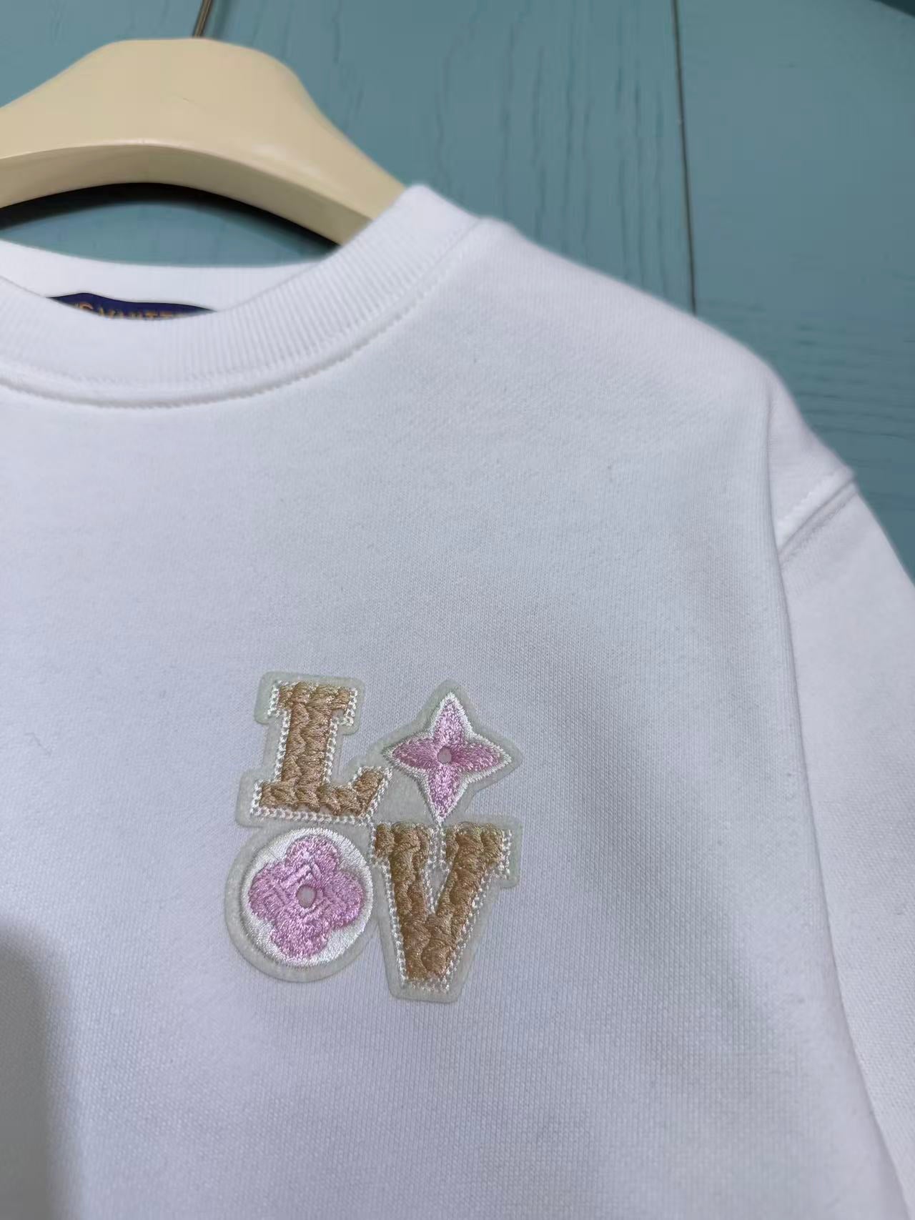 Louis Vuitton Kids Crewneck Sweatshirt and Skirt Set – 2025FW – Kids Collection