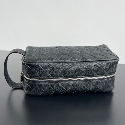 Bottega Veneta Intrecciato Grained Pouch
