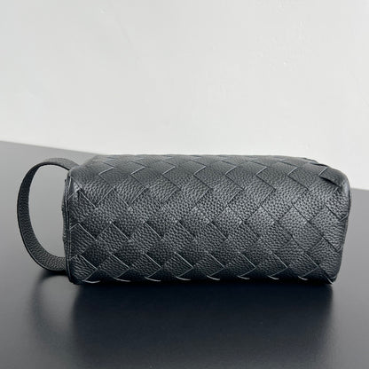 Bottega Veneta Intrecciato Grained Pouch
