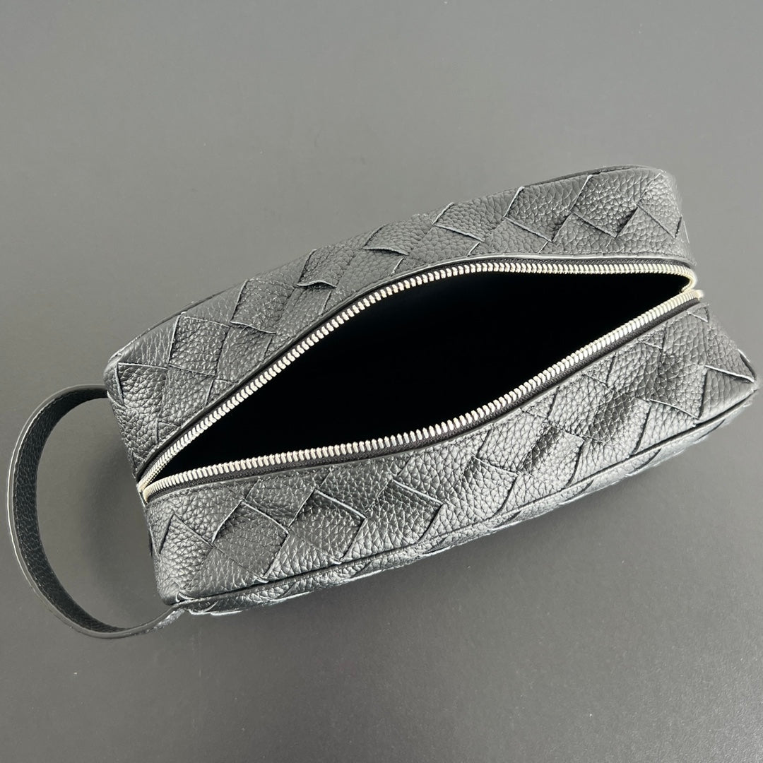 Bottega Veneta Intrecciato Grained Pouch