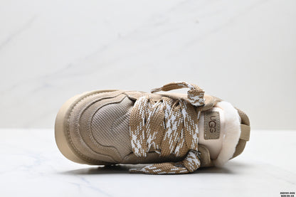 UGG LOWMEL Mid-Top Snow Boots