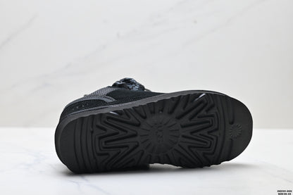 UGG LOWMEL Mid-Top Snow Boots