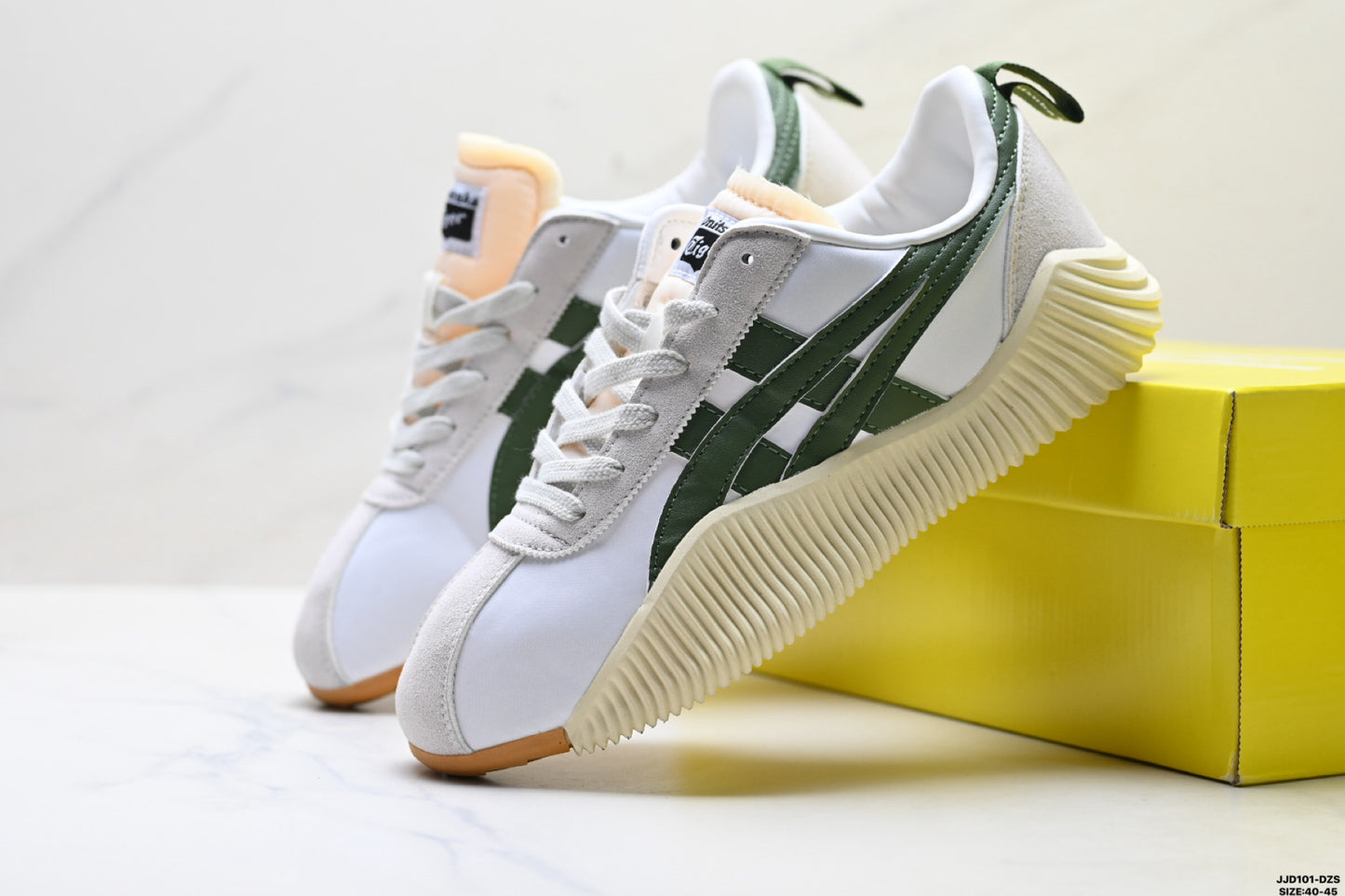 Onitsuka Tiger Acromount Retro Low-Top Sneakers