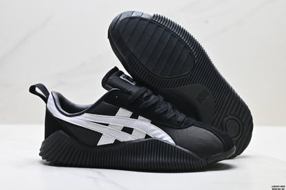 Onitsuka Tiger Acromount Retro Low-Top Sneakers