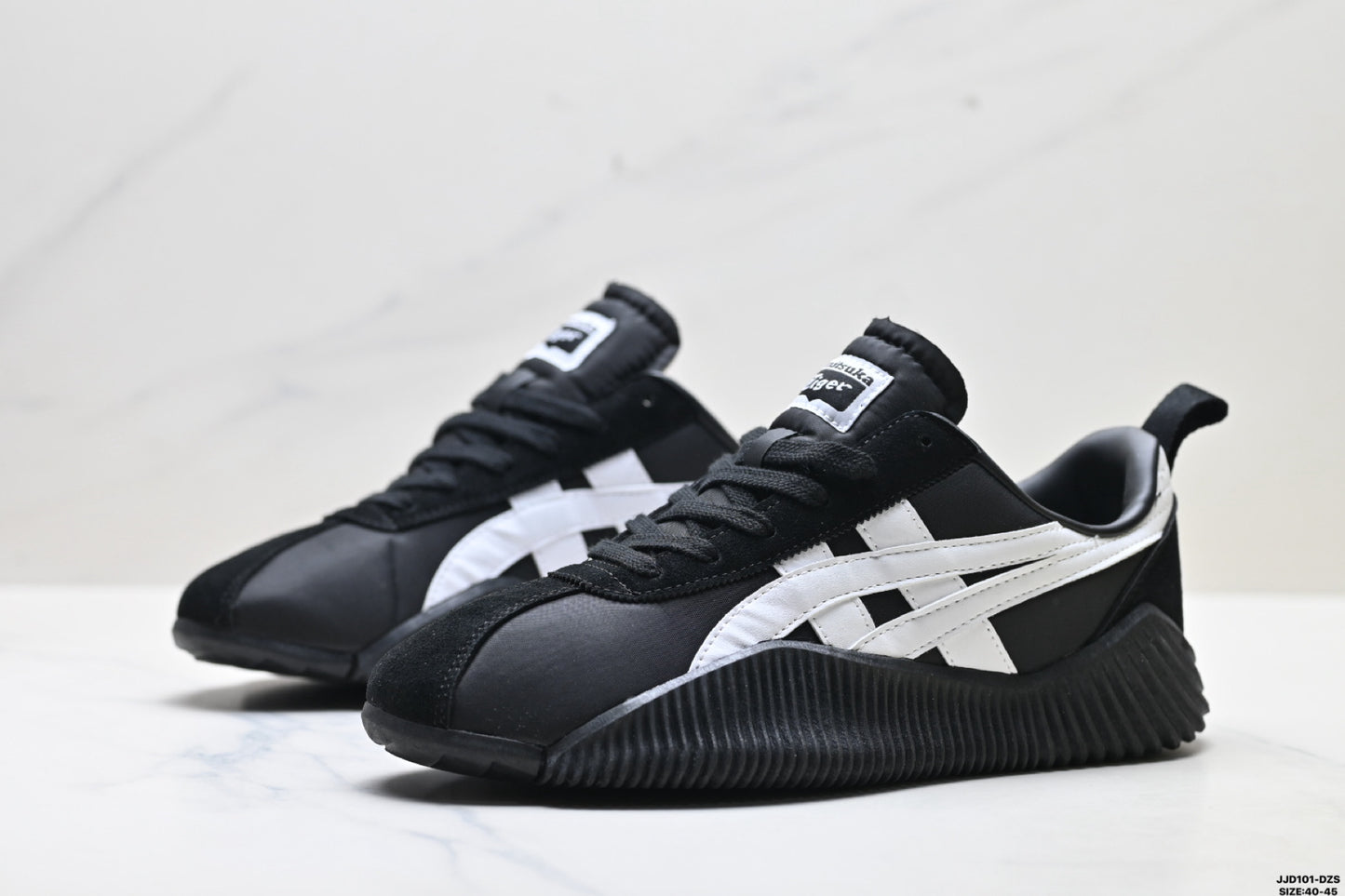 Onitsuka Tiger Acromount Retro Low-Top Sneakers