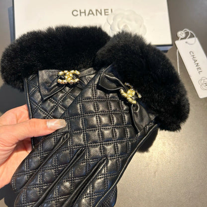 Chanel Double C Rabbit Fur Sheepskin Gloves – 2025FW