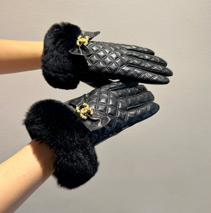 Chanel Double C Rabbit Fur Sheepskin Gloves – 2025FW