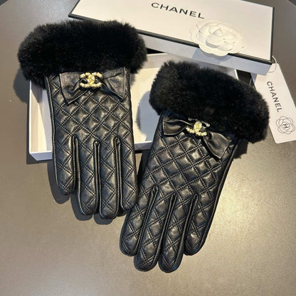 Chanel Double C Rabbit Fur Sheepskin Gloves – 2025FW