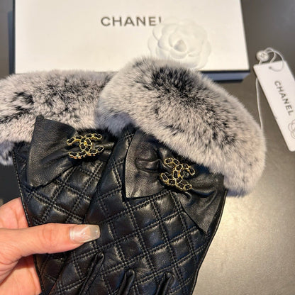 Chanel Double C Rabbit Fur Sheepskin Gloves – 2025FW