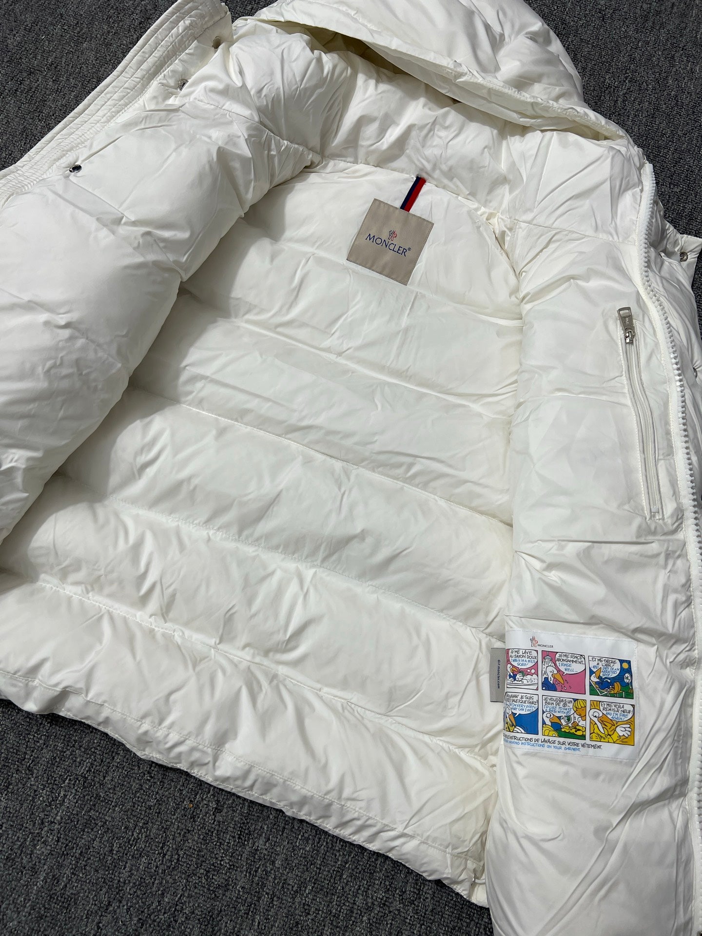 Moncler Vezere Short Puffer Jacket