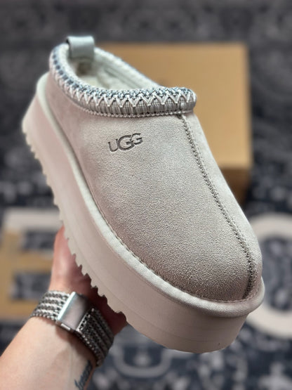 UGG Tazz Platform Snow Boots