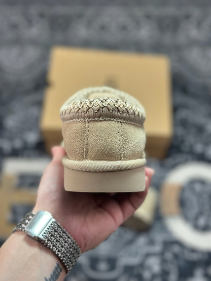 UGG Tazz Platform Snow Boots