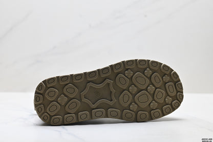 UGG Dakota City Mid-Cut Snow Boots