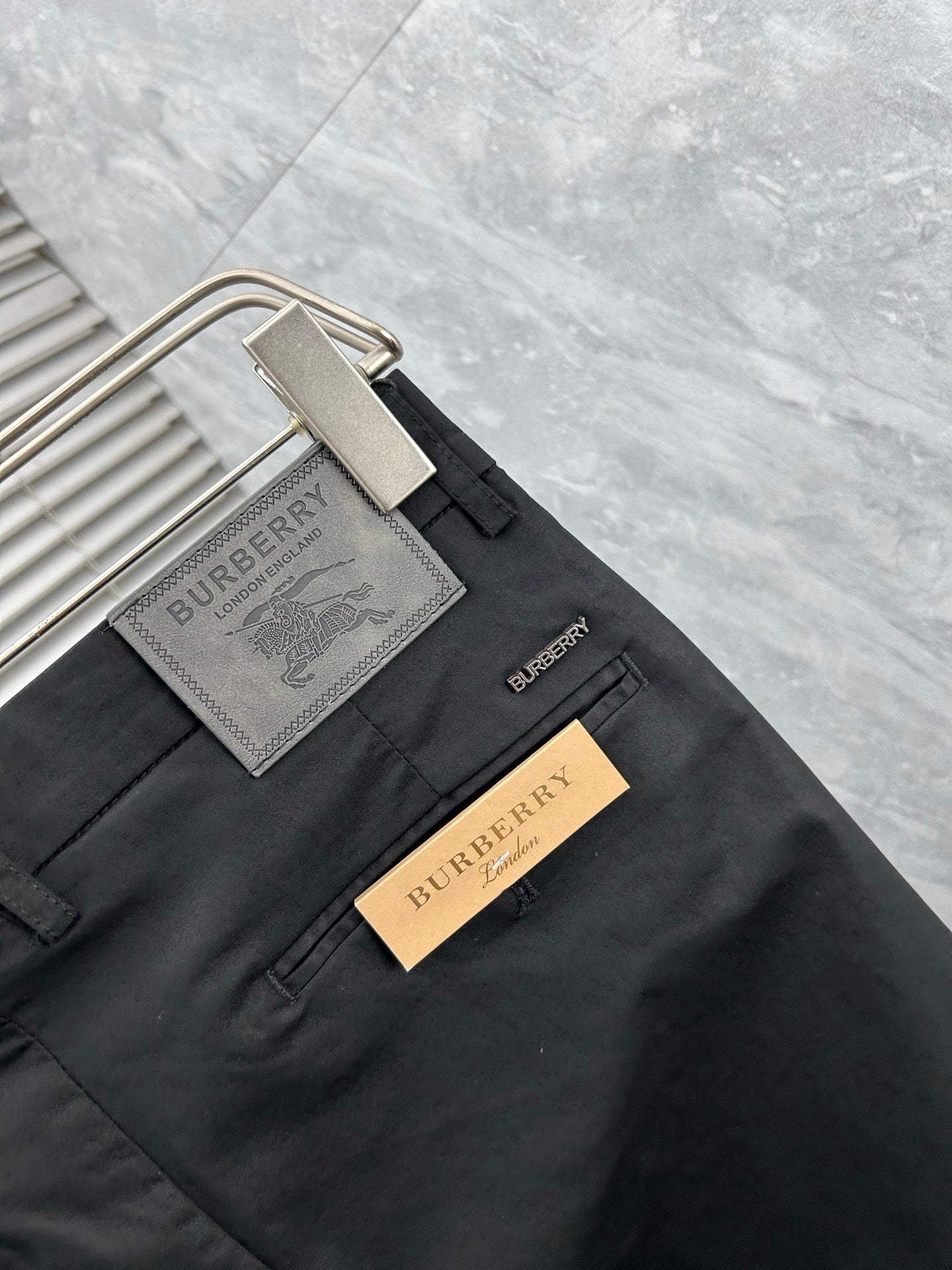 Burberry Tailored Casual Trousers – 2025SS