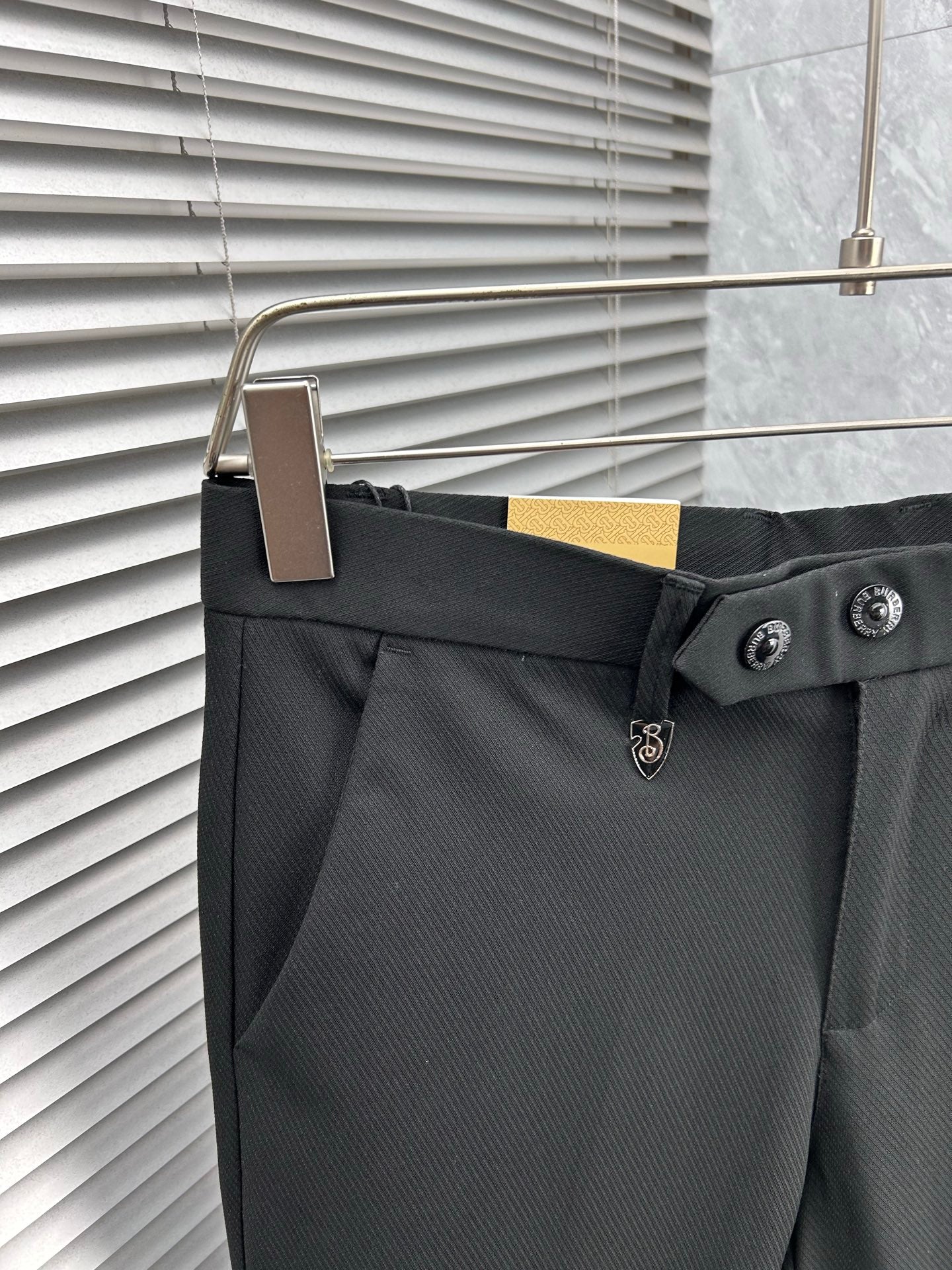 Burberry Tailored Casual Trousers – 2025SS