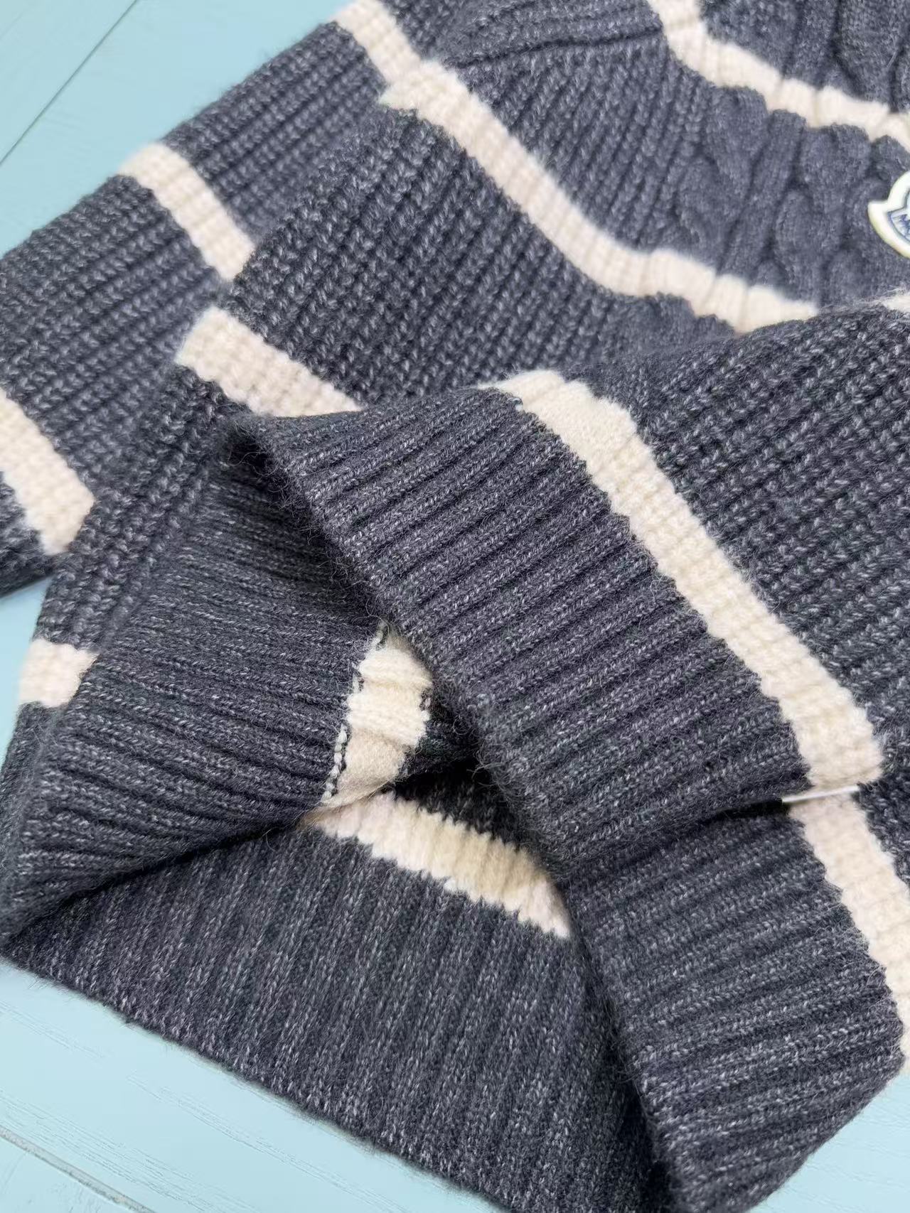 Moncler Classic Logo Kids Knit Sweater – 2025SS