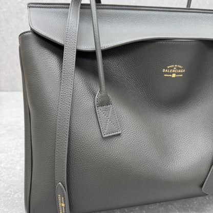 Balenciaga CarryAll Leather Tote Bag – 2025