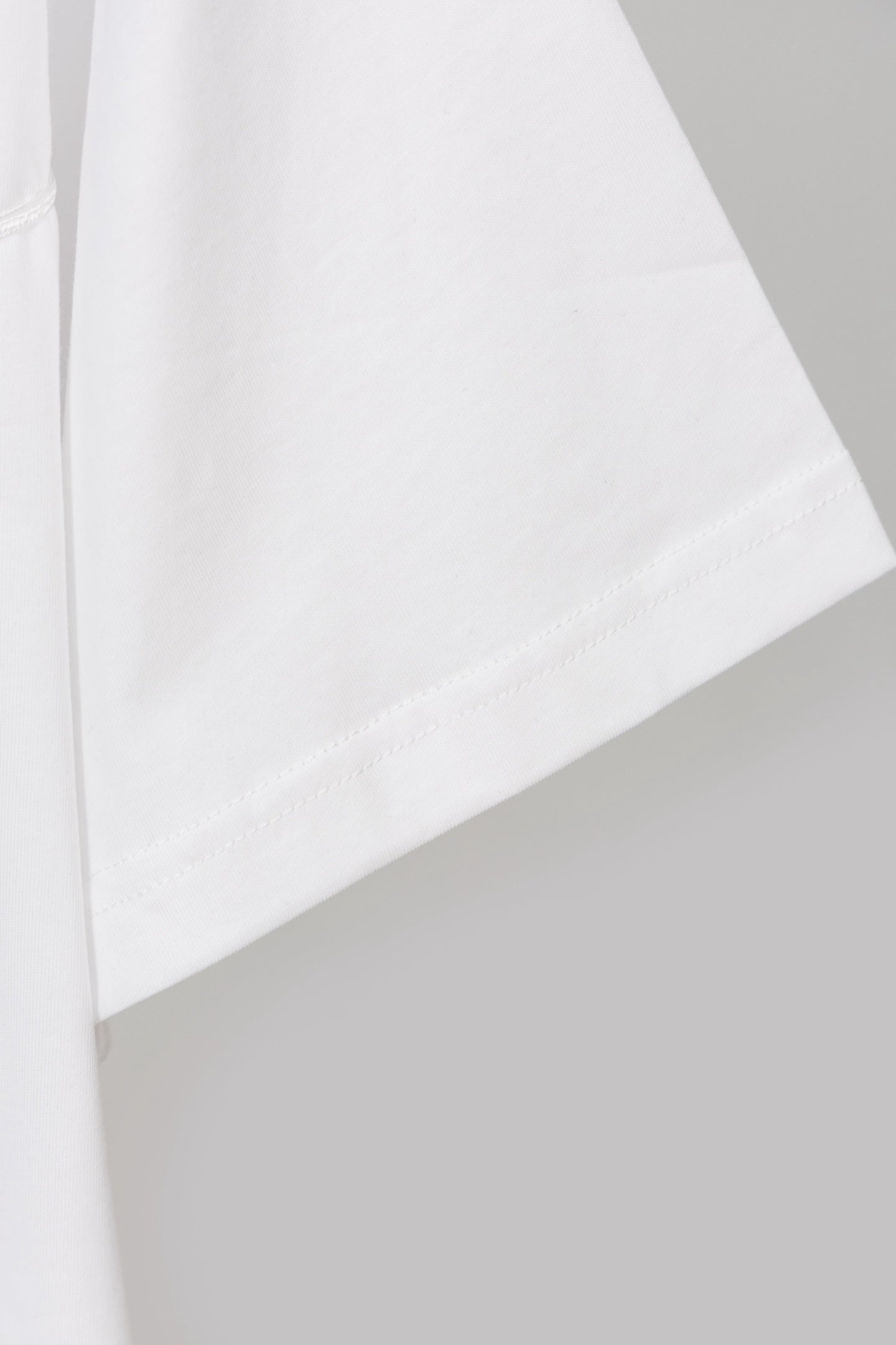 Dior Ribbon Logo Short-Sleeved T-Shirt – 2026 Spring Collection