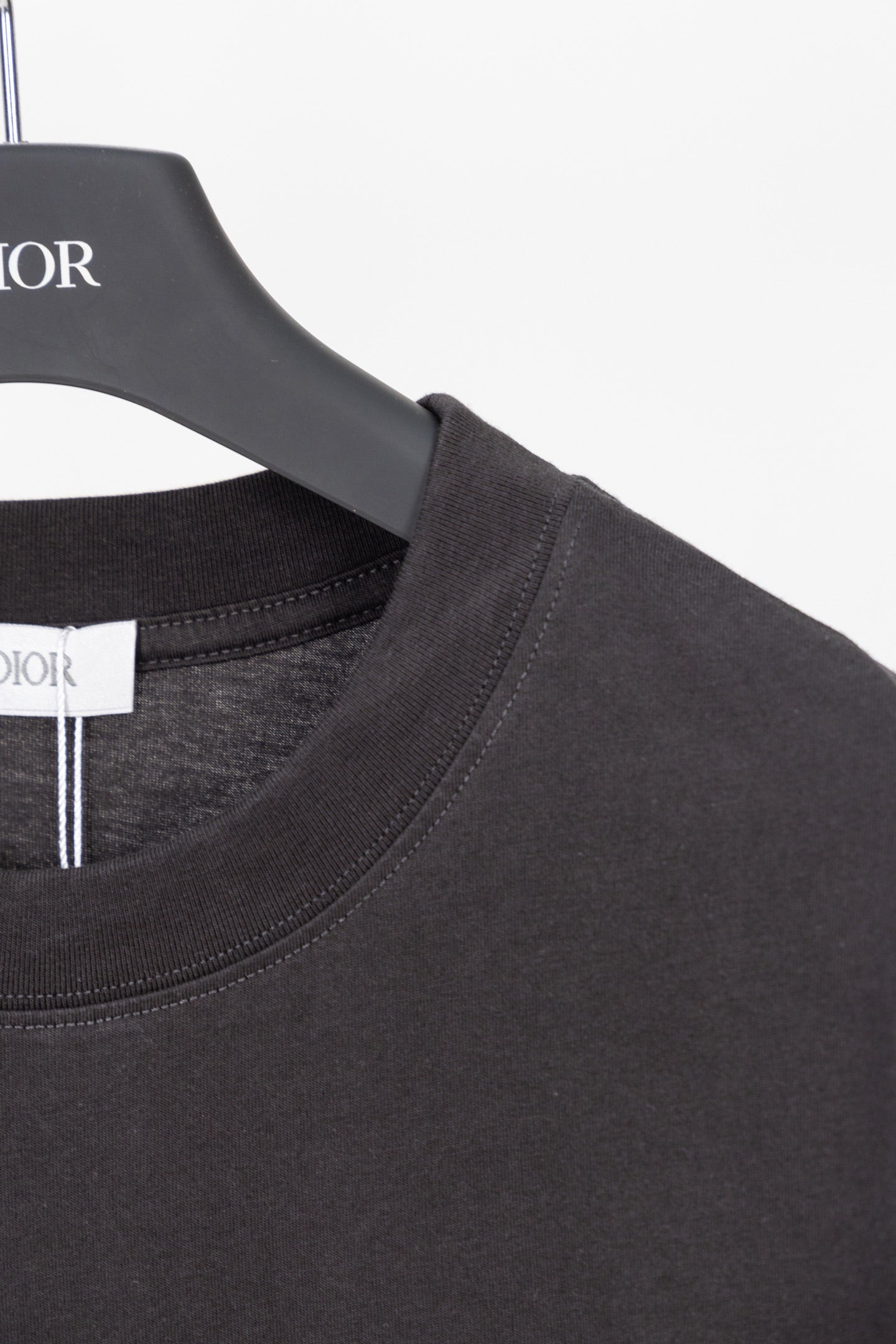 Dior Ribbon Logo Short-Sleeved T-Shirt – 2026 Spring Collection