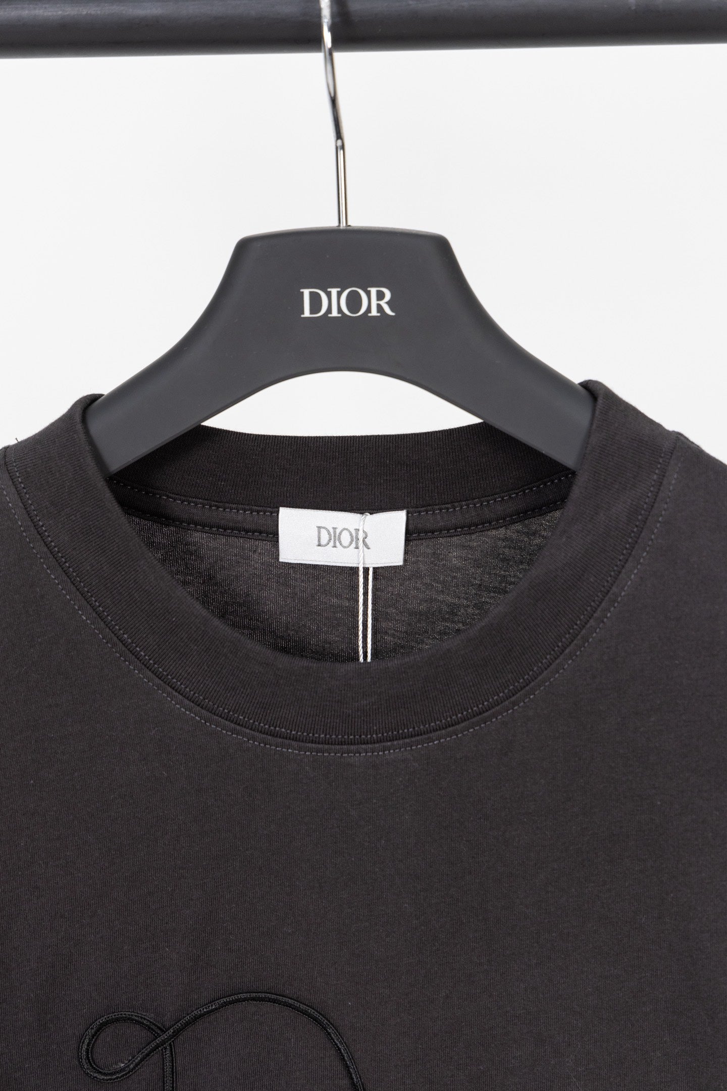 Dior Ribbon Logo Short-Sleeved T-Shirt – 2026 Spring Collection