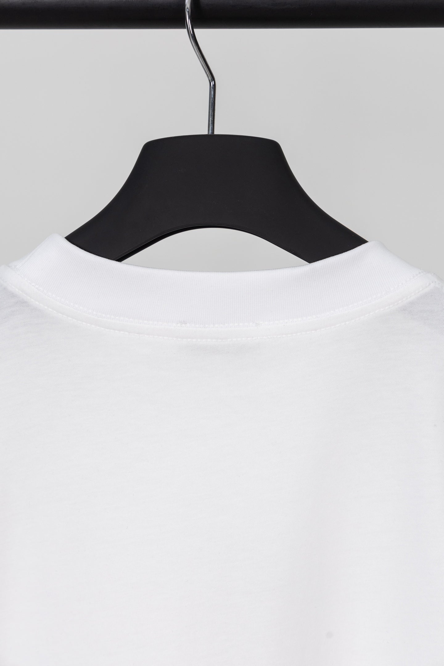 Dior Ribbon Logo Short-Sleeved T-Shirt – 2026 Spring Collection