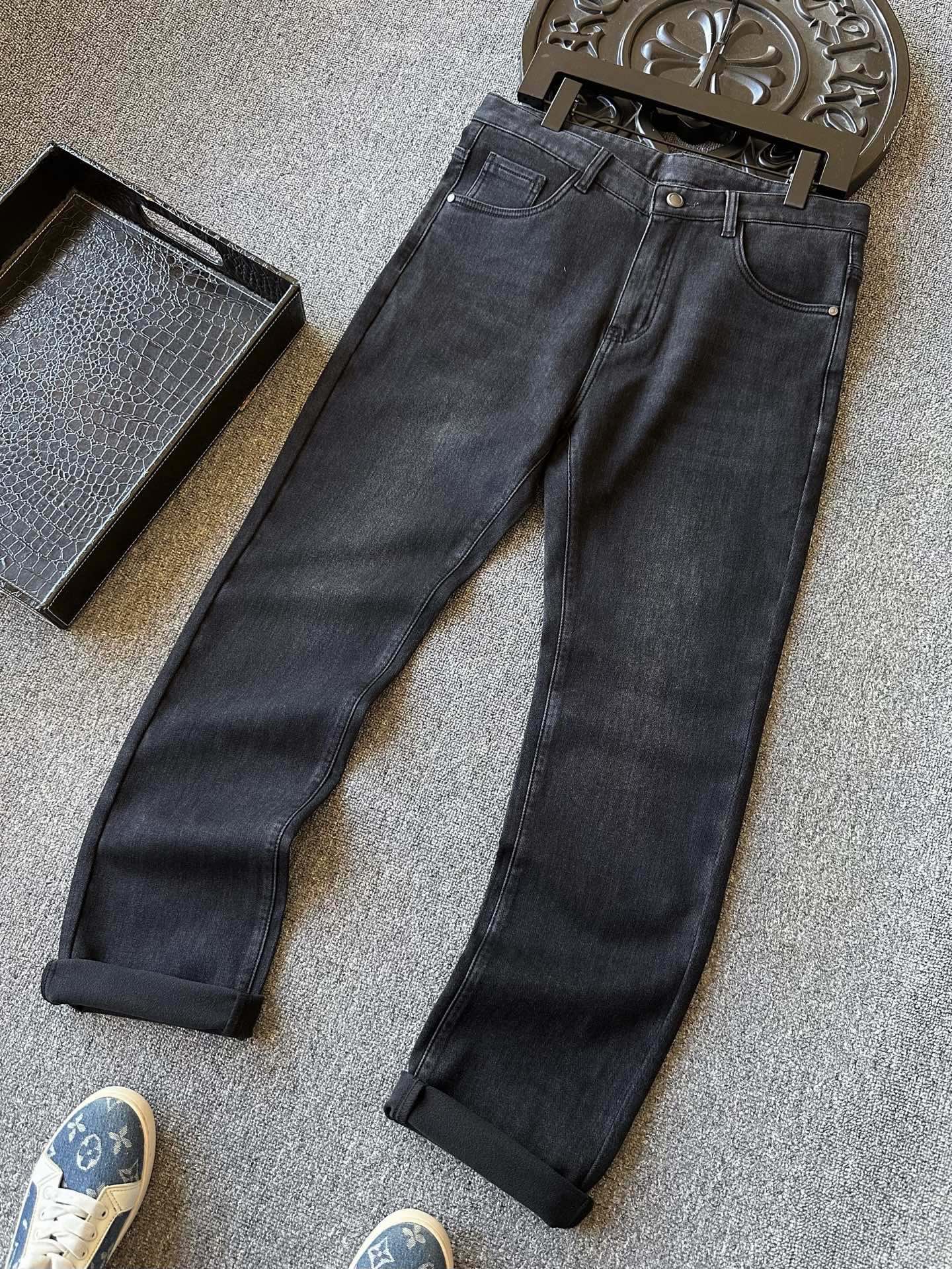 Dior CD Business Casual Jeans – 2025 New Collection