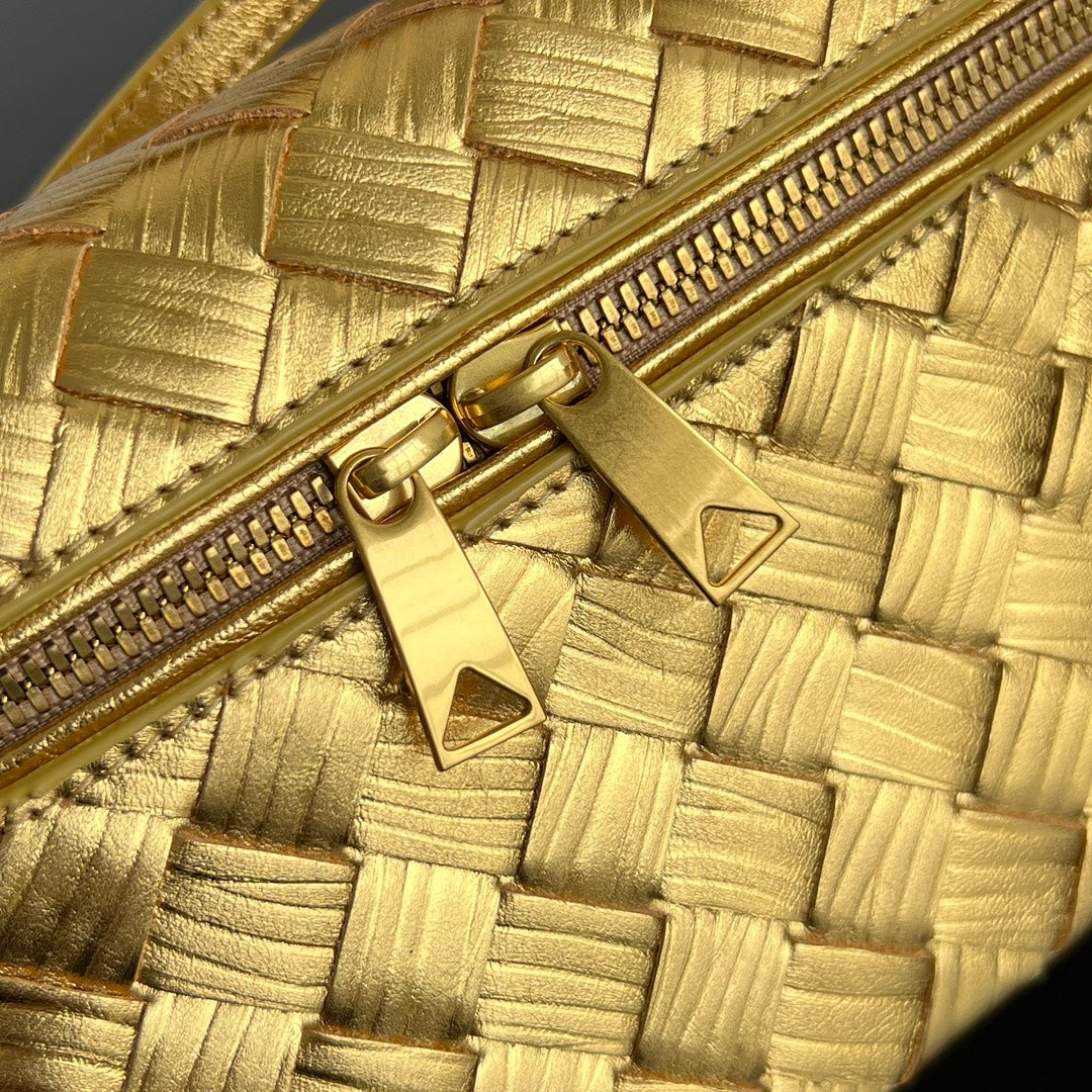 Bottega Veneta Vanity Case Shoulder Bag – Christmas Limited Edition